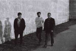 Dans la cour de promenade